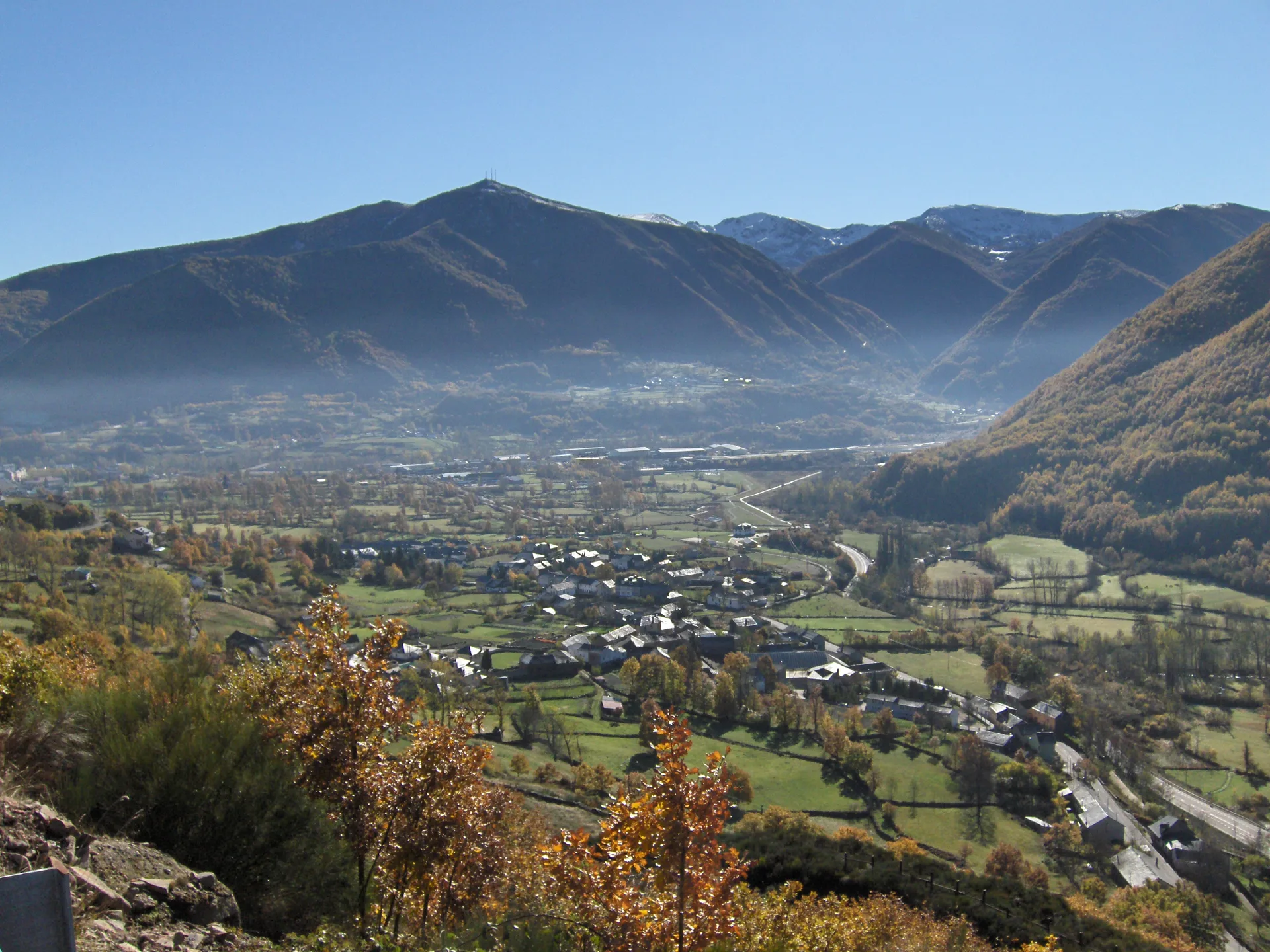 Vista panorámica del Valle de Laciana desde un mirador